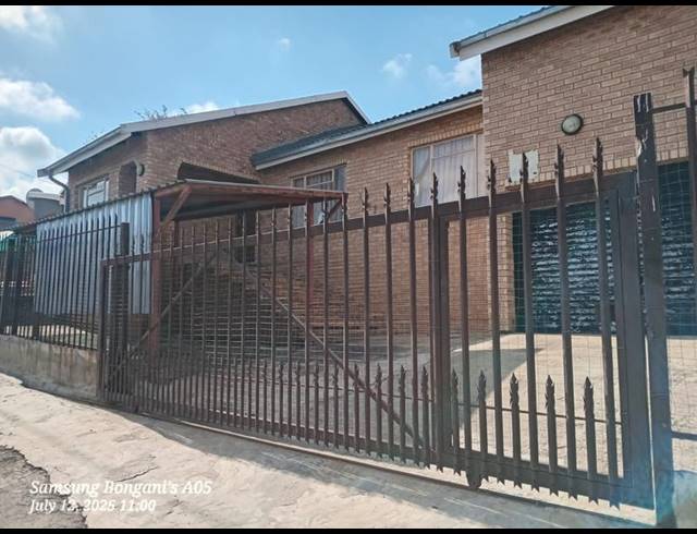 3 BEDROOM SIMPLEX FOR SALE IN STEADVILLE